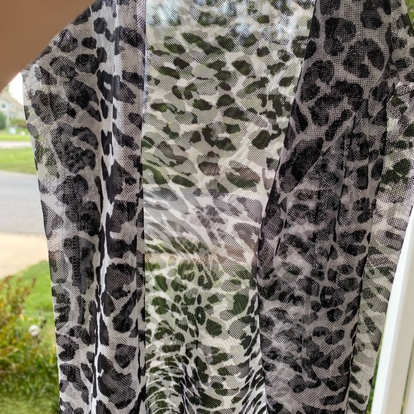 NWT Antistar Black Leopard Printed High Neck Top - Picture 4 of 10